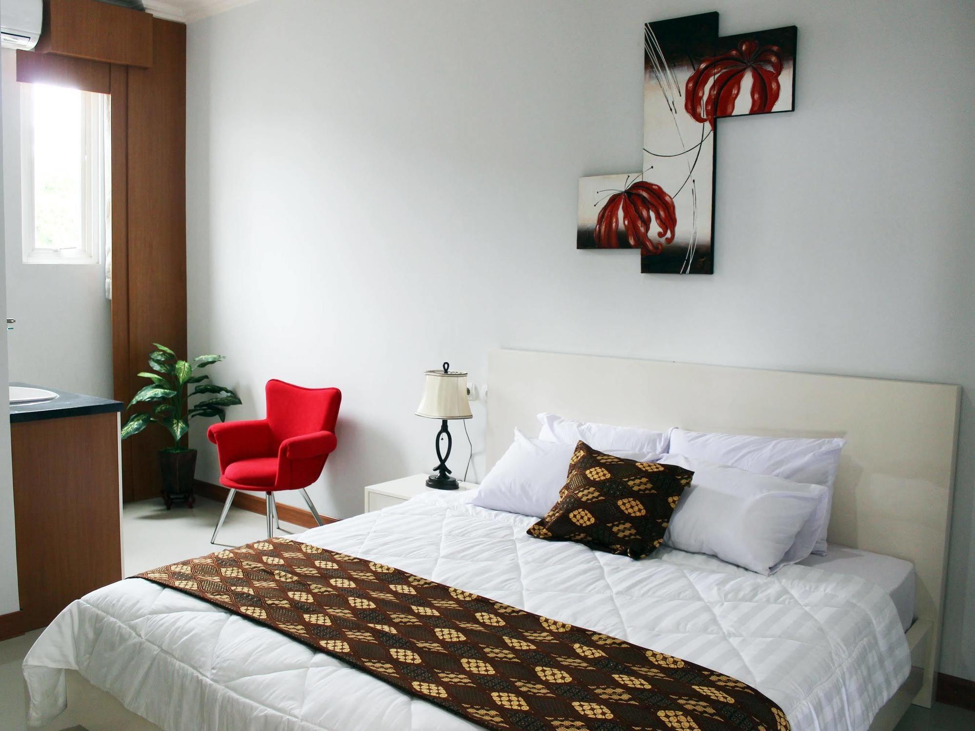 Rene Hotel Джок'якарта Екстер'єр фото